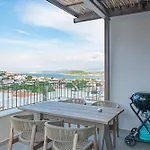 Käsiala Yeni Foça *