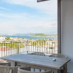 Käsiala Yeni Foça * Yenifoca