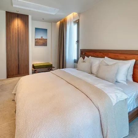 Hotel Kaesiala Yeni Foca