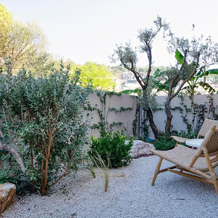 Kaesiala Yeni Foca *