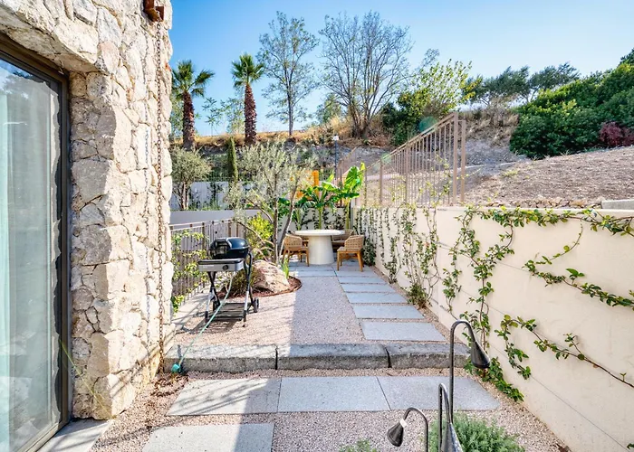 Szálloda Kaesiala Yeni Foca *