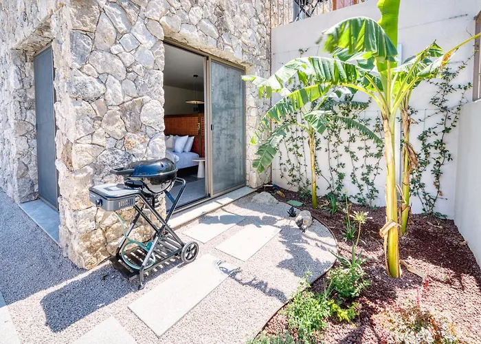 Kaesiala Yeni Foca *