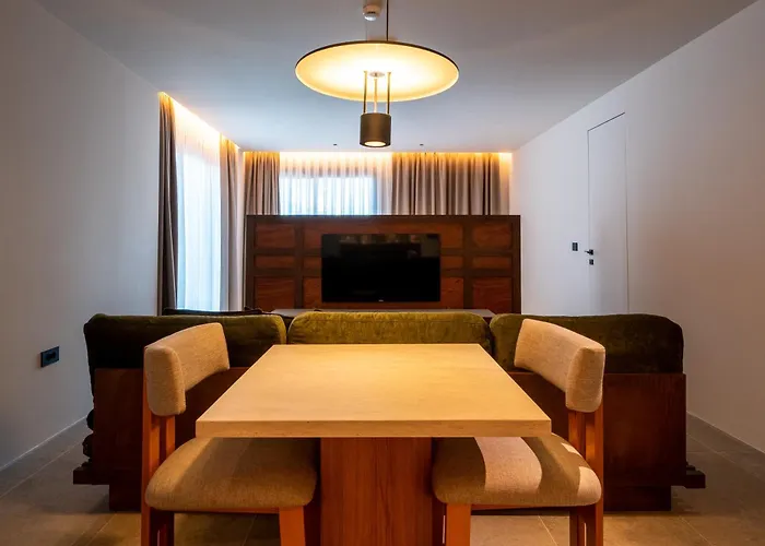 Hotel Kaesiala Yeni Foca